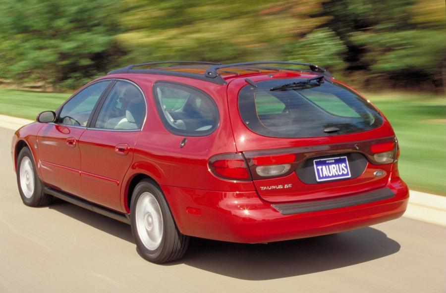  Ford Taurus Wagon 2000 года  (фото 11 из 38)